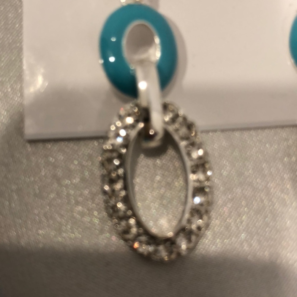🆕🔥🔥blinged up drop earrings🔥🔥 - Picture 3 of 4